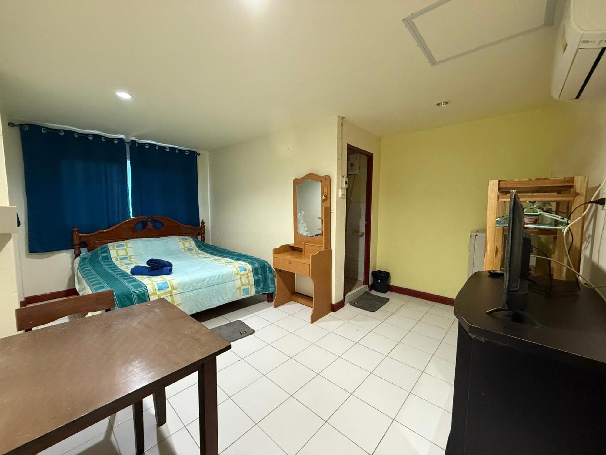 Bambus Motel Pantai Jomtien Bagian luar foto