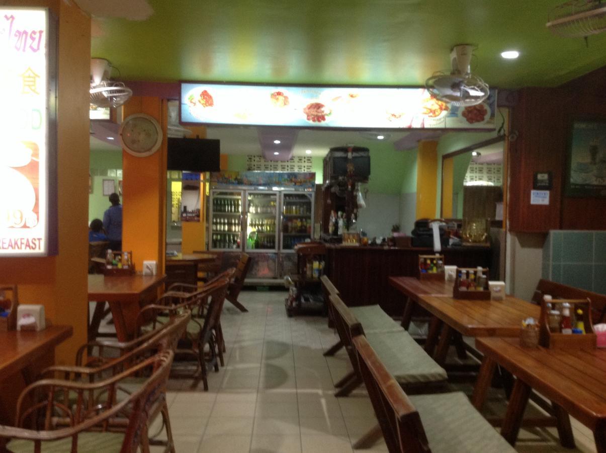 Bambus Motel Pantai Jomtien Bagian luar foto