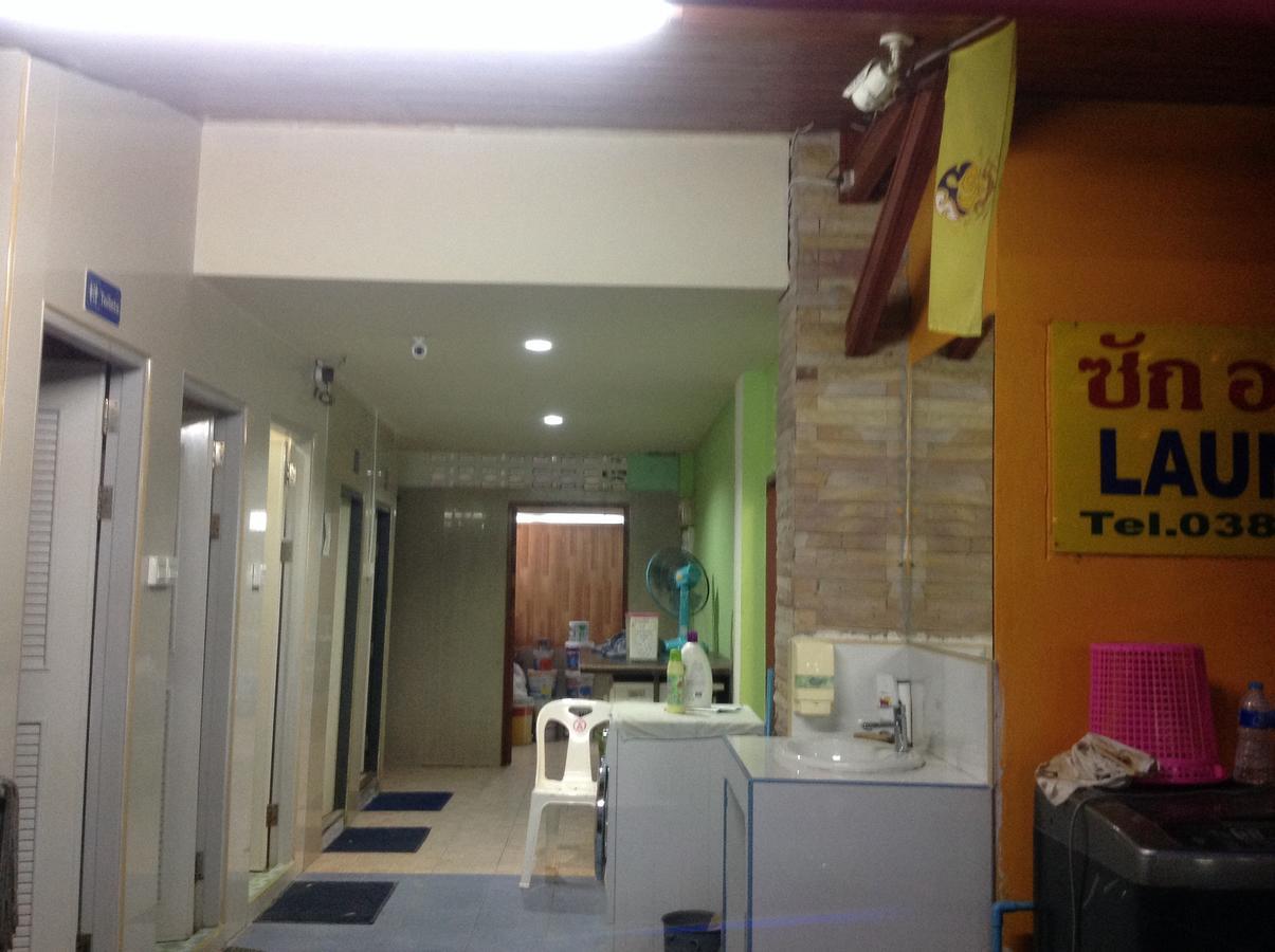 Bambus Motel Pantai Jomtien Bagian luar foto